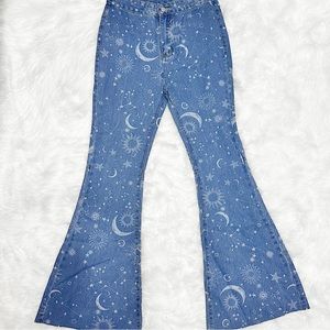 goth cowgirl graphic flare jeans !!